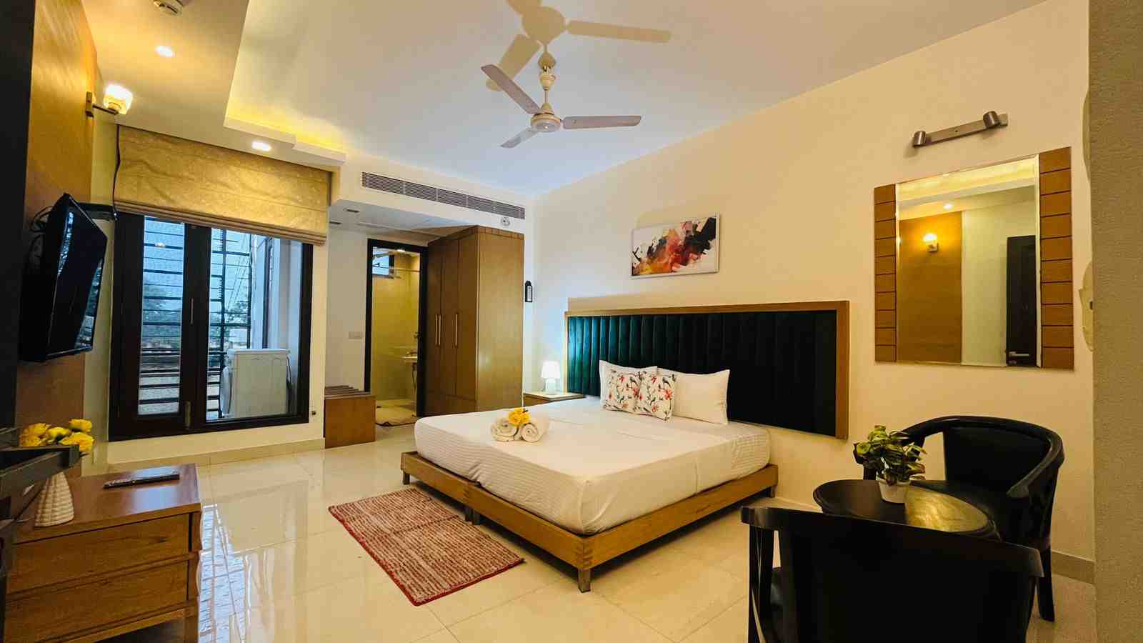 Service Apartments golf course road Gurgaon