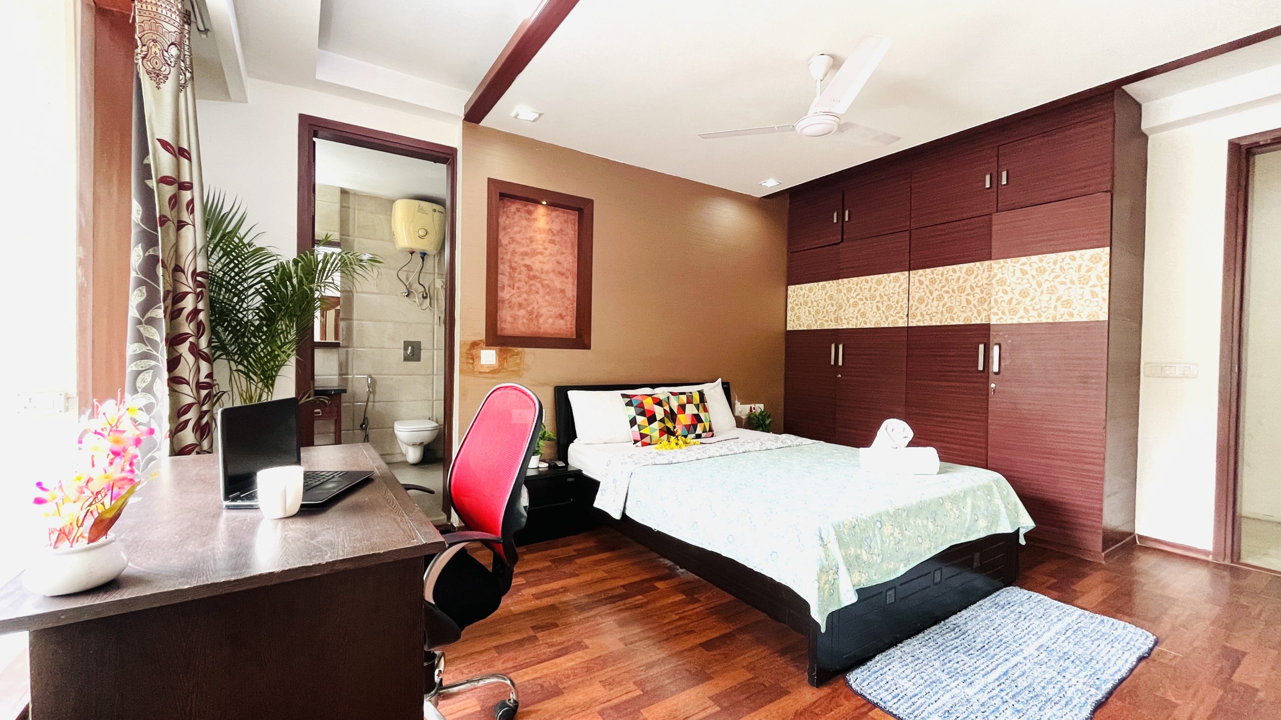 Coral's Service apartmnets Hauz Khas Delhi- Hauz Khas's Serviced Residences offer fully furnished and serviced apartments in south Delhi.